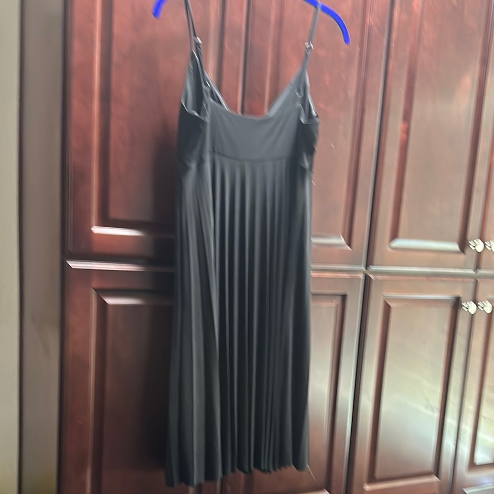 AGB Dress Elegant Black Midi Dress size 10 - Picture 3 of 3